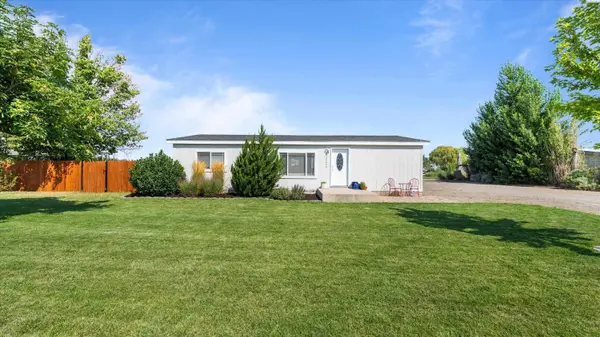 20204 E Bumgarner Drive, Benton City, WA 99320