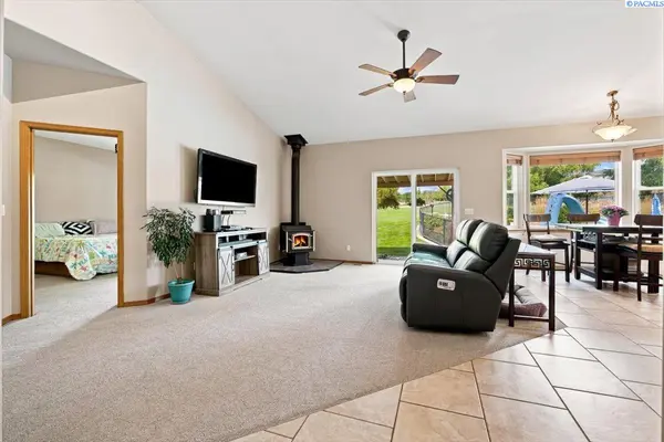 8607 Maple, Pasco, WA 99301