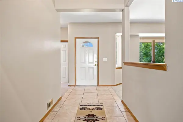 8607 Maple, Pasco, WA 99301