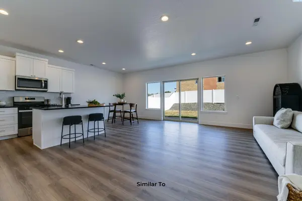 247 N Dewberry Pl, Kennewick, WA 99336