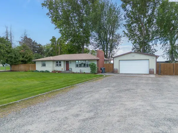 27073 Ice Harbor Drive, Burbank, WA 99323