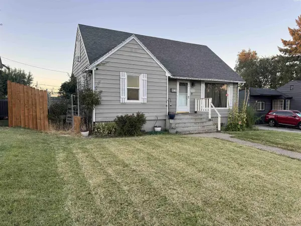 803 Crescent Drive, Grandview, WA 98930