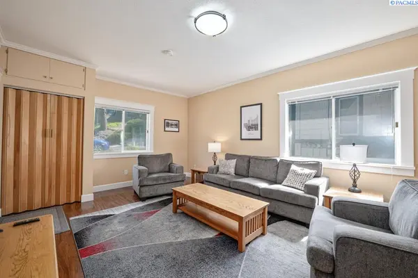 1015 NE Lake Street, Pullman, WA 99163