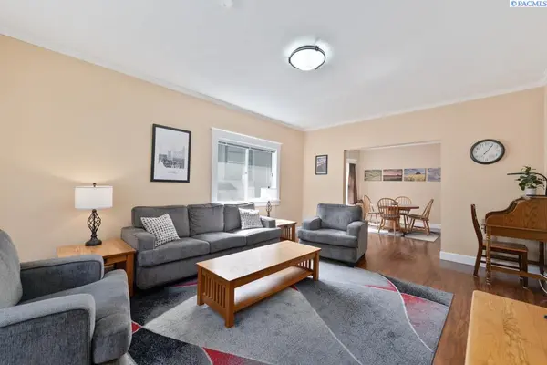 1015 NE Lake Street, Pullman, WA 99163
