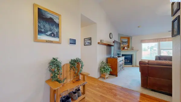 2427 S Arthur Court, Kennewick, WA 99338