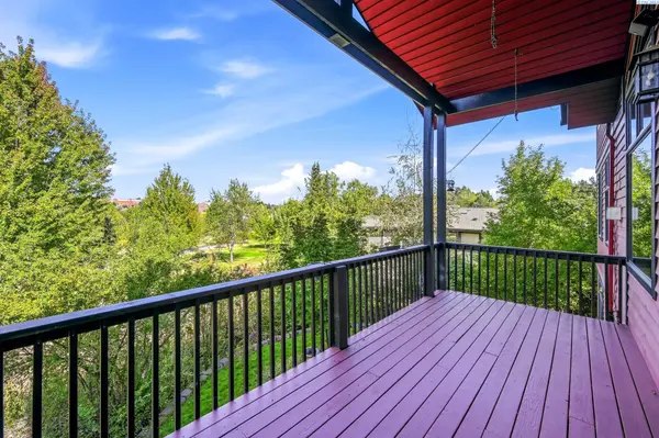 620 SE Edge Knoll Dr, Pullman, WA 99163