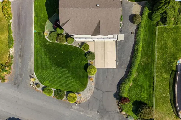 927 Easy St NE, Moses Lake, WA 98837