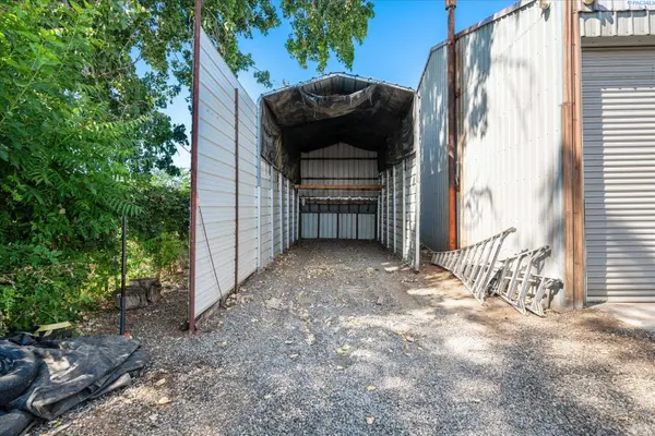 1104 Rd 40, Pasco, WA 99301