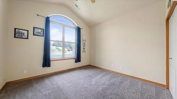3710 W Canyon Lakes Drive #G102, Kennewick, WA 99337