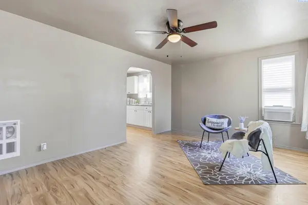 908 Chris  Ave, Benton City, WA 99320