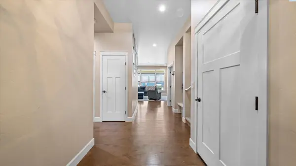 7001 W 32nd Ave., Kennewick, WA 99338