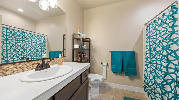 7001 W 32nd Ave., Kennewick, WA 99338