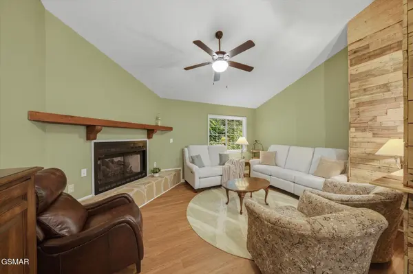 688 Ownby Drive, Gatlinburg, TN 37738