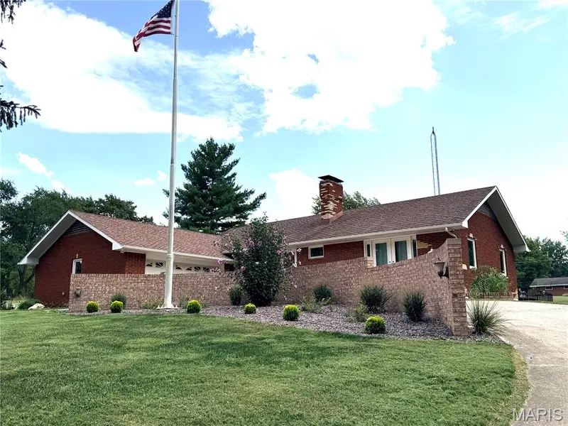 110 W Teak Street, Thayer, IL 62689
