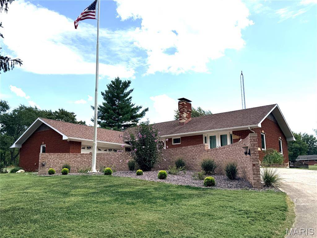 110 W Teak Street, Thayer, IL 62689