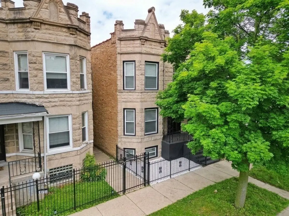 3316 W Flournoy ST #1, Chicago, IL 60624