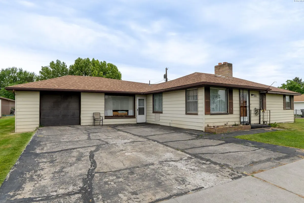 722 S Union St, Kennewick, WA 99336