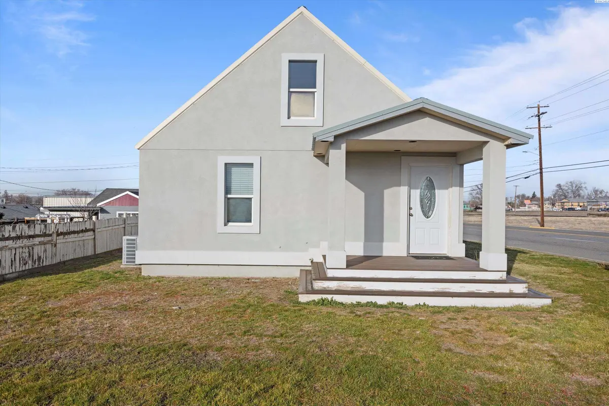 802 S 13TH, Pasco, WA 99301