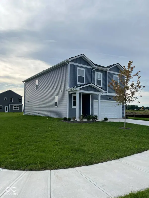 3754 Riverstone DR, Whitestown, IN 46075
