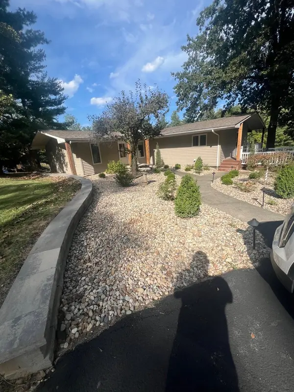 145 Country Club LN, Anna, IL 62906