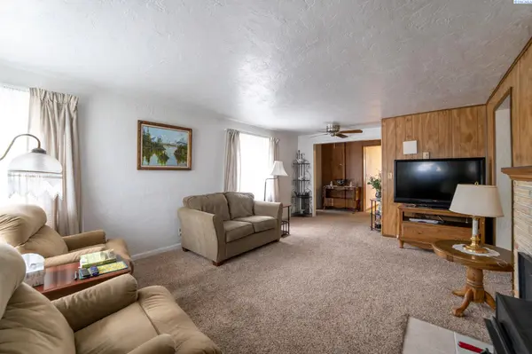 722 S Union St, Kennewick, WA 99336