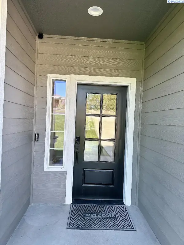 100507 E Ridgeview Dr, Kennewick, WA 99338
