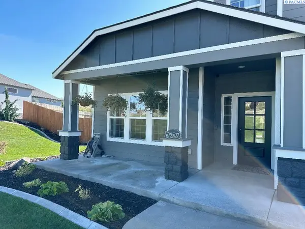 100507 E Ridgeview Dr, Kennewick, WA 99338