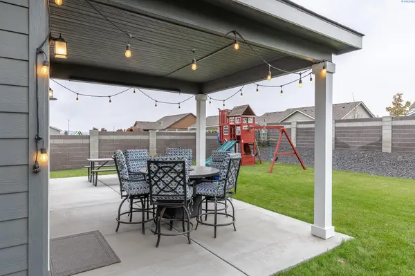8901 Bridger Ct, Pasco, WA 99301