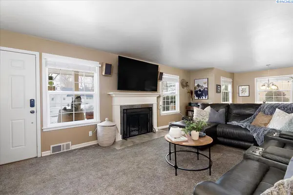 1201 5th St, Prosser, WA 99350-1324