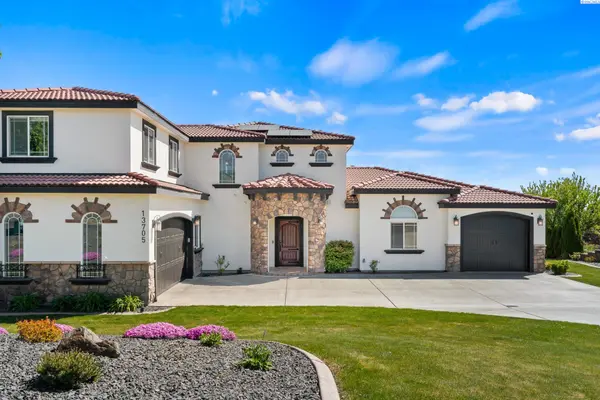 13705 S Grandview Ln, Kennewick, WA 99336