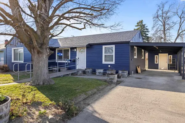 624 E 2nd,  Grandview,  WA 98930