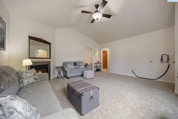 2515 W Grand Ronde Avenue Unit D #D, Kennewick, WA 99336