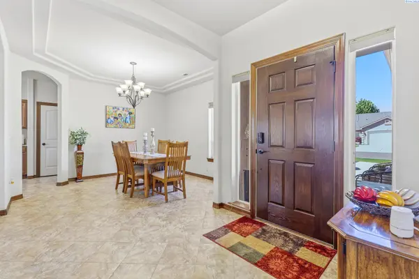 8801 W Clearwater Pl., Kennewick, WA 99336