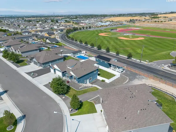 1725 S Currant Street, Kennewick, WA 99338