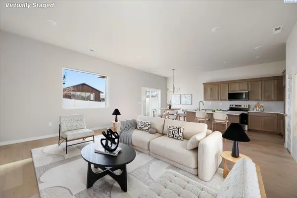 10151 W 16th Place, Kennewick, WA 99338