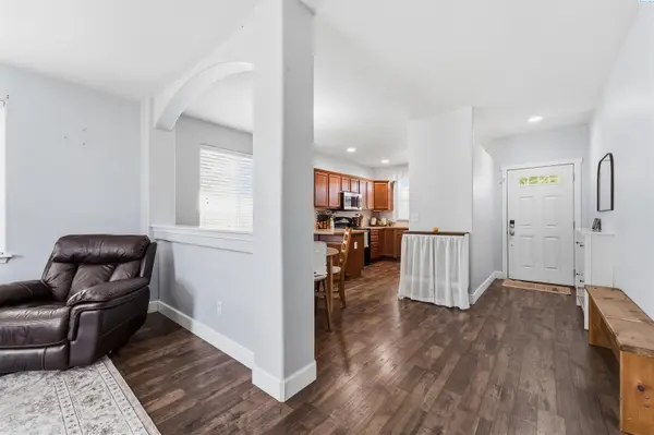 5103 Pinehurst St, West Richland, WA 99353