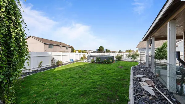 5611 McKinley Ct, Pasco, WA 99301