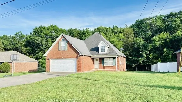 9028 Macbeth Dr, Smyrna, TN 37167