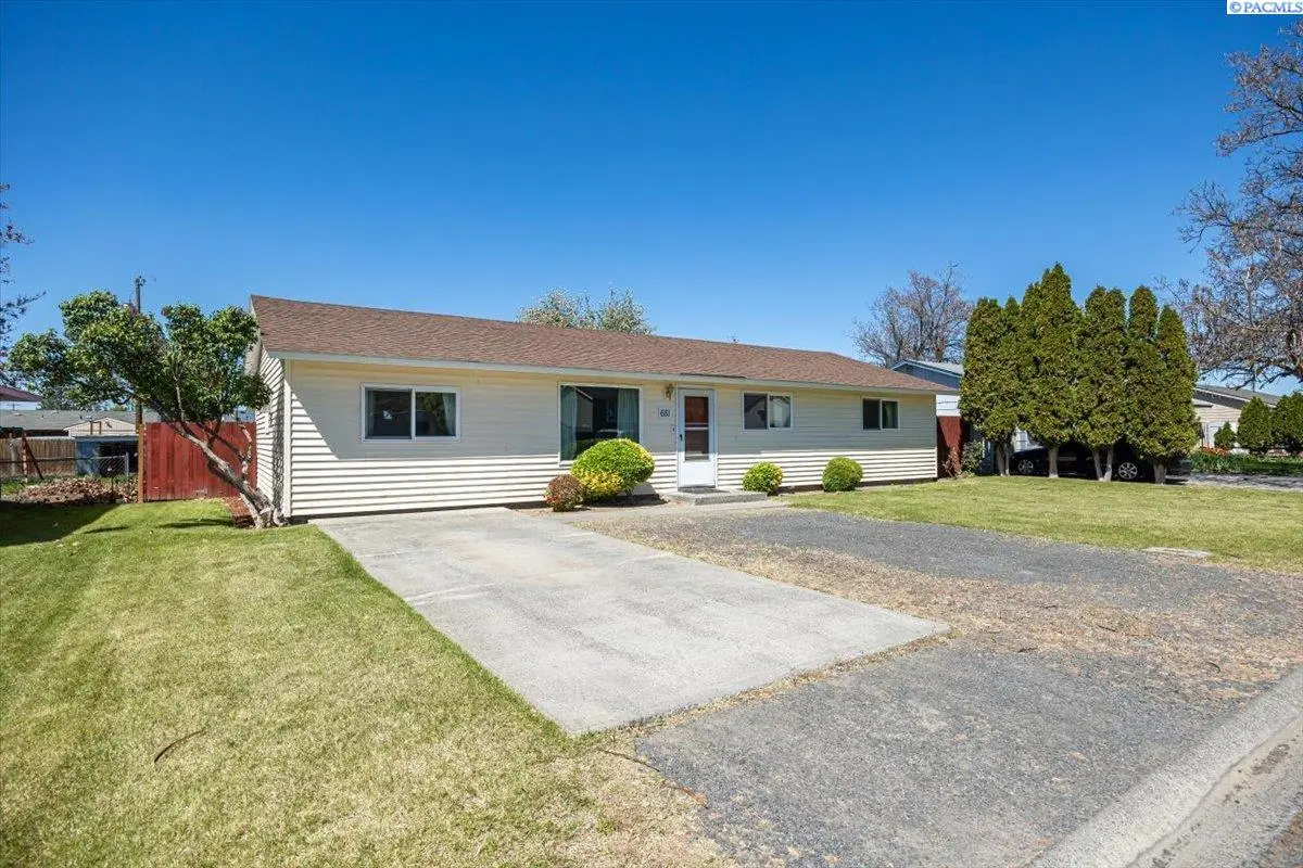 681 S 2nd Avenue, Connell, WA 99326