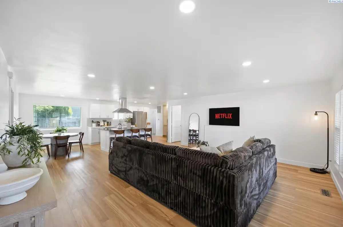 412 N Jefferson, Kennewick, WA 99336