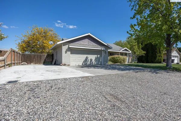 408 W 48th Ave, Kennewick, WA 99337