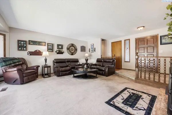 2351 Michael Ave, Richland, WA 99352