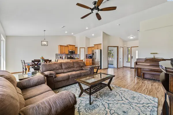 304 E 16Th Ave, Kennewick, WA 99337