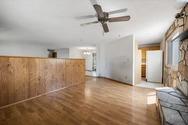 1935 N 19th Dr., Pasco, WA 99301