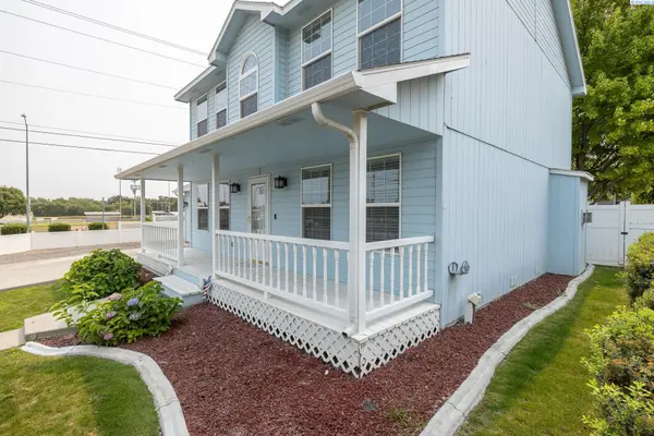 1401 W 24th Loop, Kennewick, WA 99337-3591