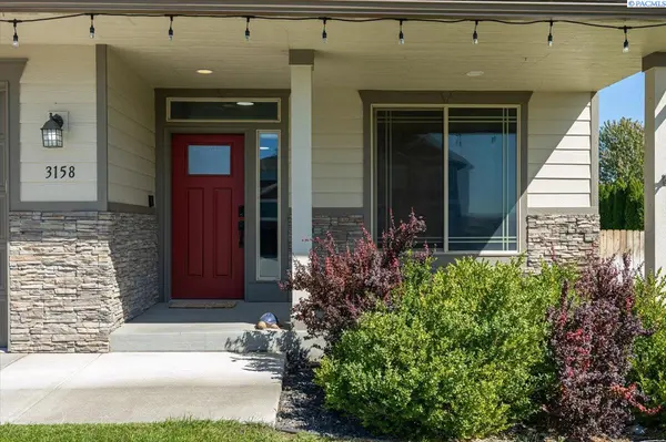 3158 Hickory Ave, West Richland, WA 99353