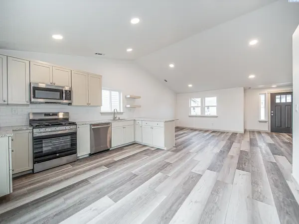 2678 S Young Ct. #Lot32, Kennewick, WA 99338