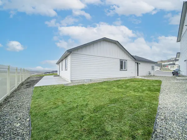 2678 S Young Ct. #Lot32, Kennewick, WA 99338