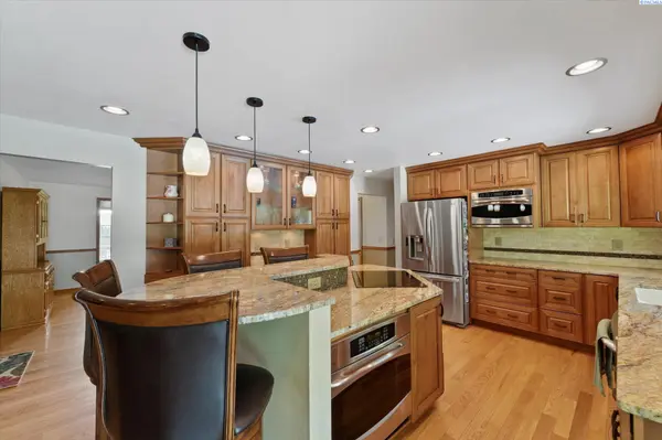 4406 S Toro Ct, Kennewick, WA 99338