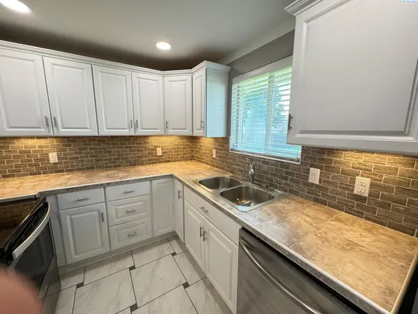 685 S 4th Ave, Connell, WA 99326